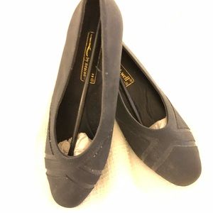 SOLD......Women shoes